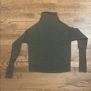 Wilfred Green Turtleneck Sweater Knit Long Sleeve